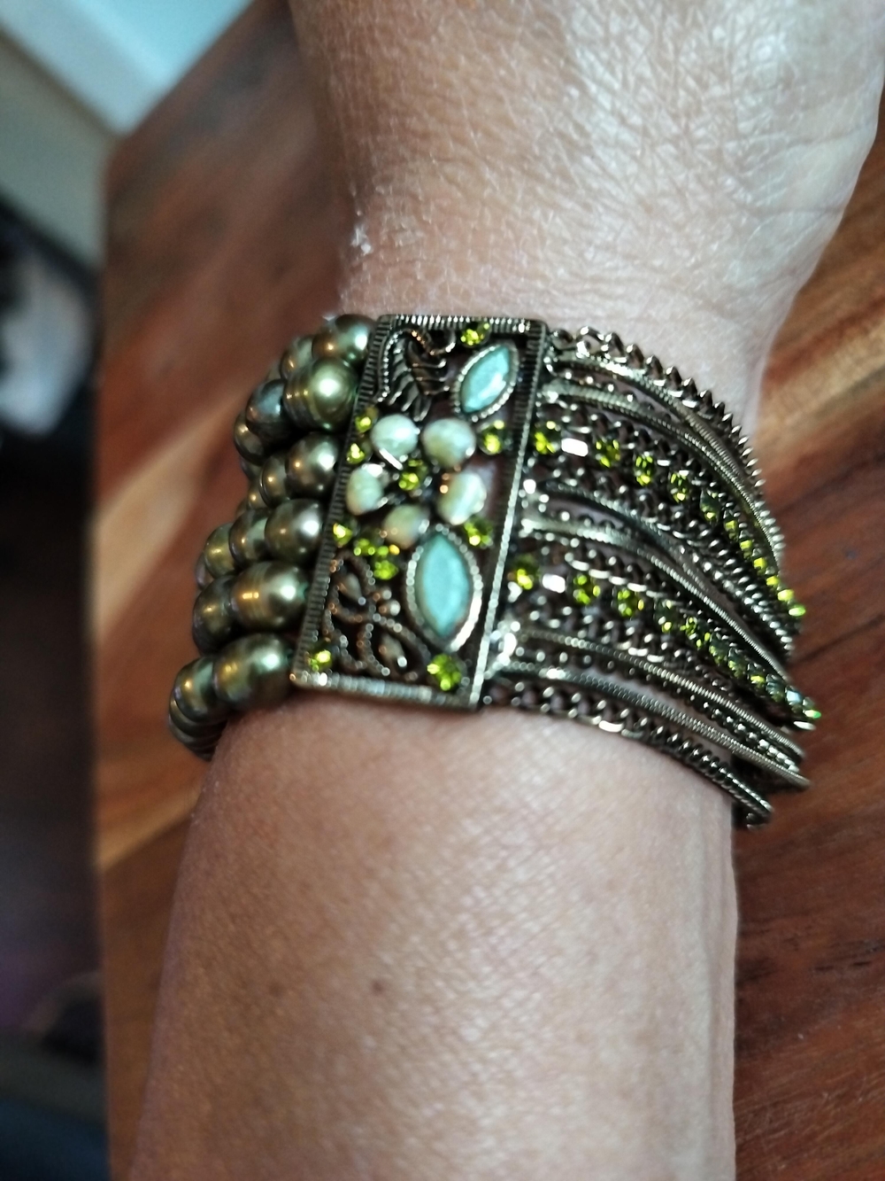 Delicate Green and Pearl Multi-Row Women's Bracelet